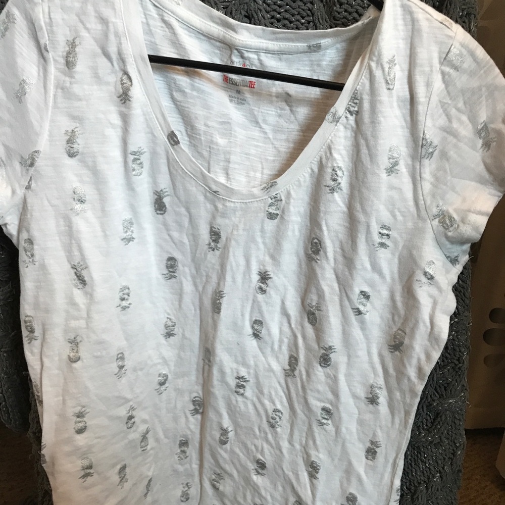 Pineapple shirt